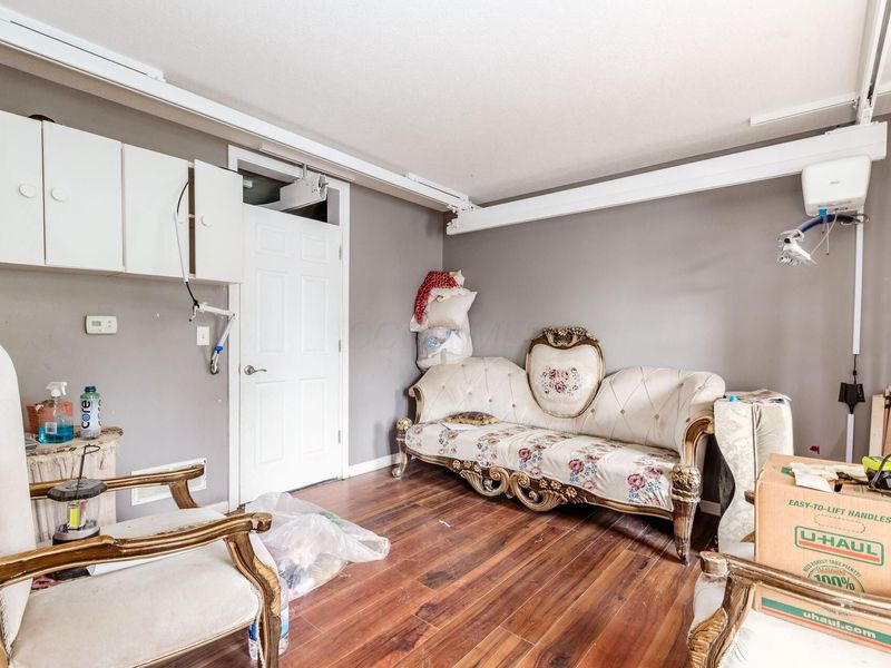 937 Hidden Cove Way , Columbus, OH 43228 Photo 2