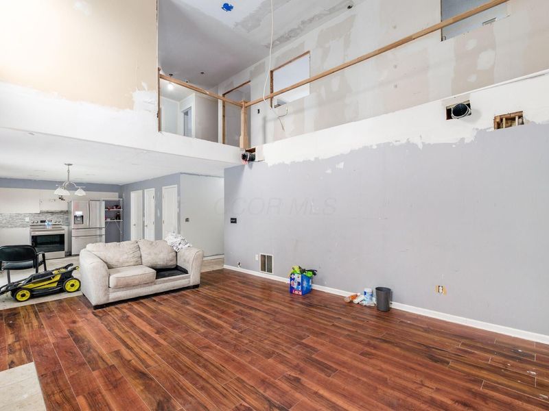 937 Hidden Cove Way , Columbus, OH 43228 Photo 4