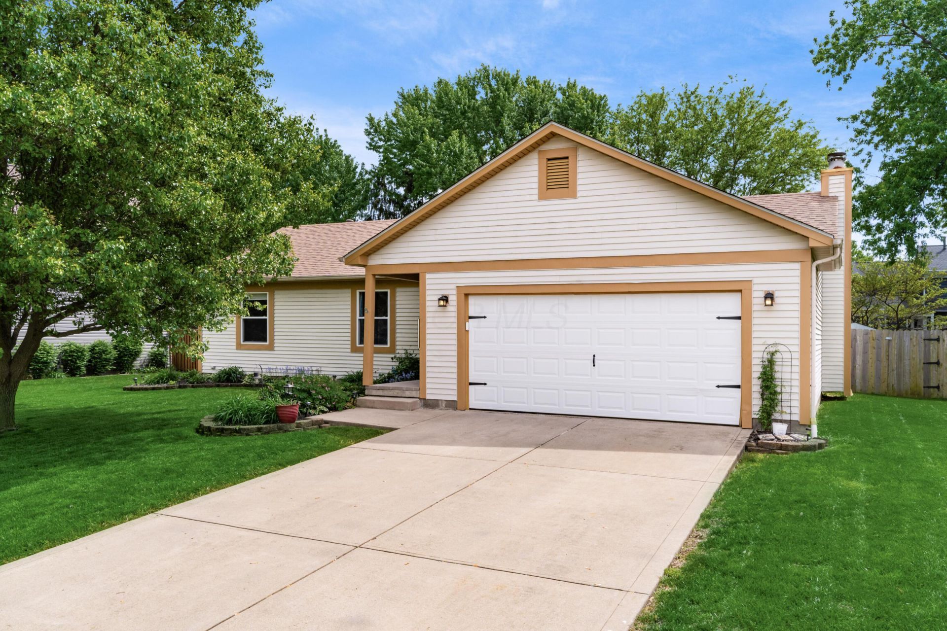 411 Brandy Hill Avenue, Pickerington, OH 43147 Main Photo