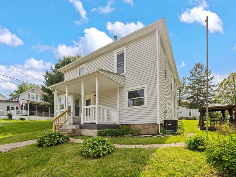 233 N Columbus Street, Somerset, OH 43783 Photo 1