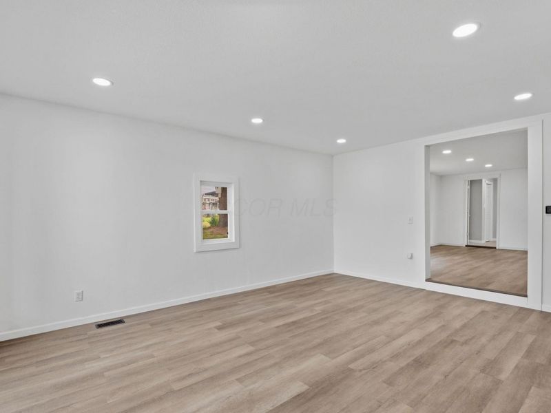 233 N Columbus Street , Somerset, OH 43783 Photo 6
