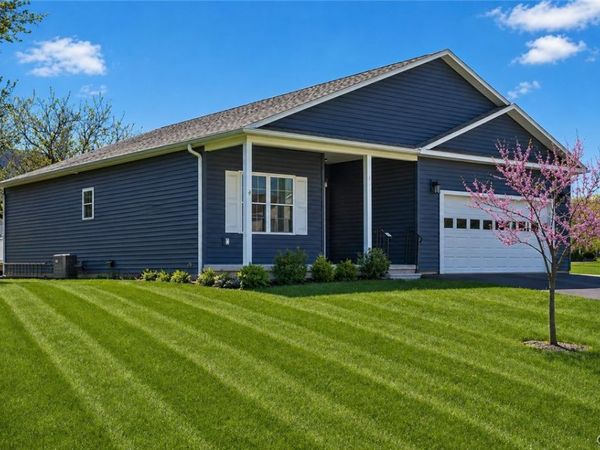 122 Pebblestone Drive, Chittenango, NY 13037