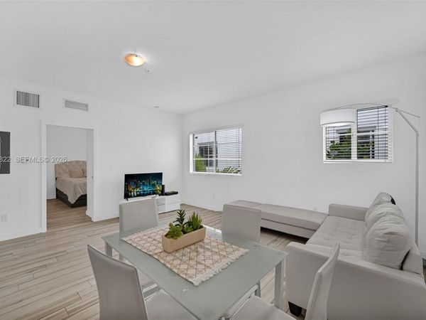 1560 Meridian Ave , Unit 207, Miami Beach, FL 33139
