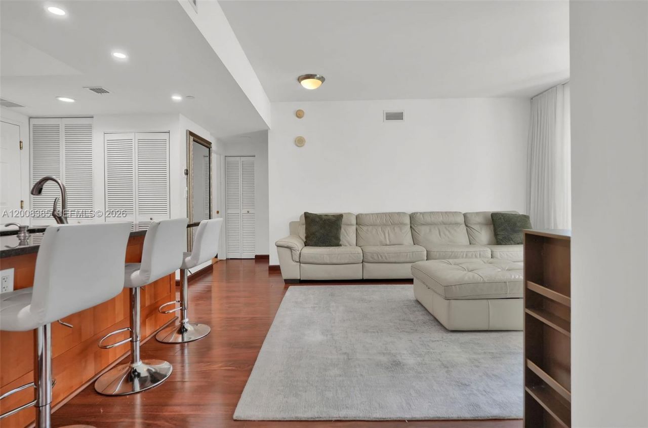 4100 Salzedo St, Unit 411, Coral Gables, FL 33146 Photo