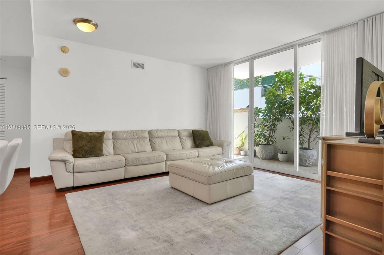 4100 Salzedo St, Unit 411, Coral Gables, FL 33146 Photo