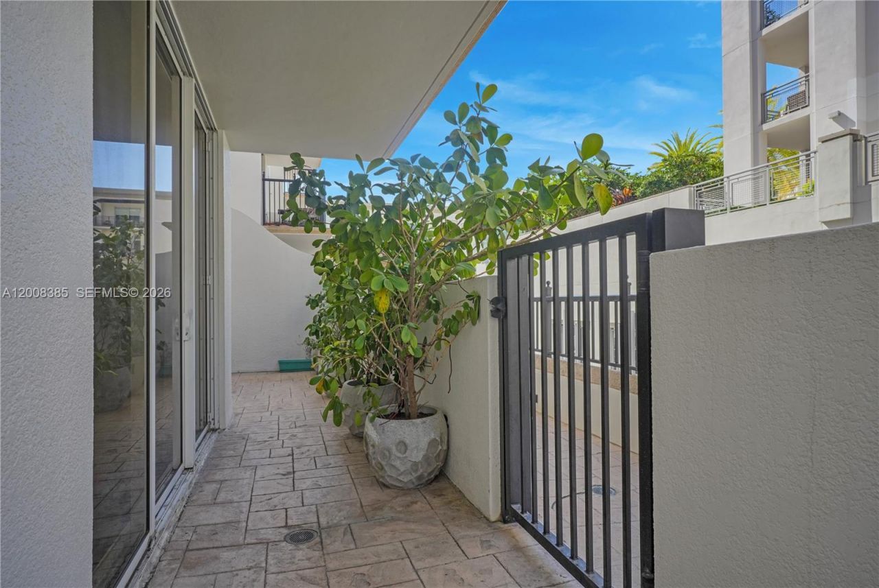 4100 Salzedo St, Unit 411, Coral Gables, FL 33146 Photo