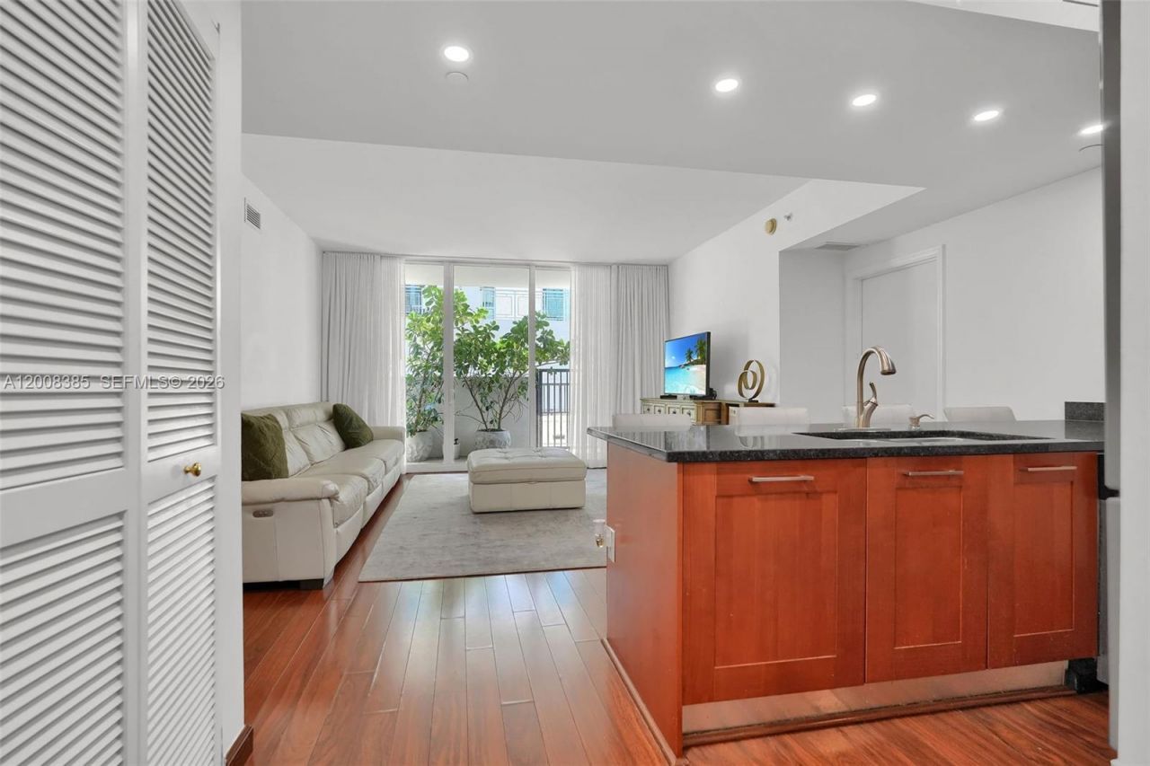 4100 Salzedo St, Unit 411, Coral Gables, FL 33146 Photo
