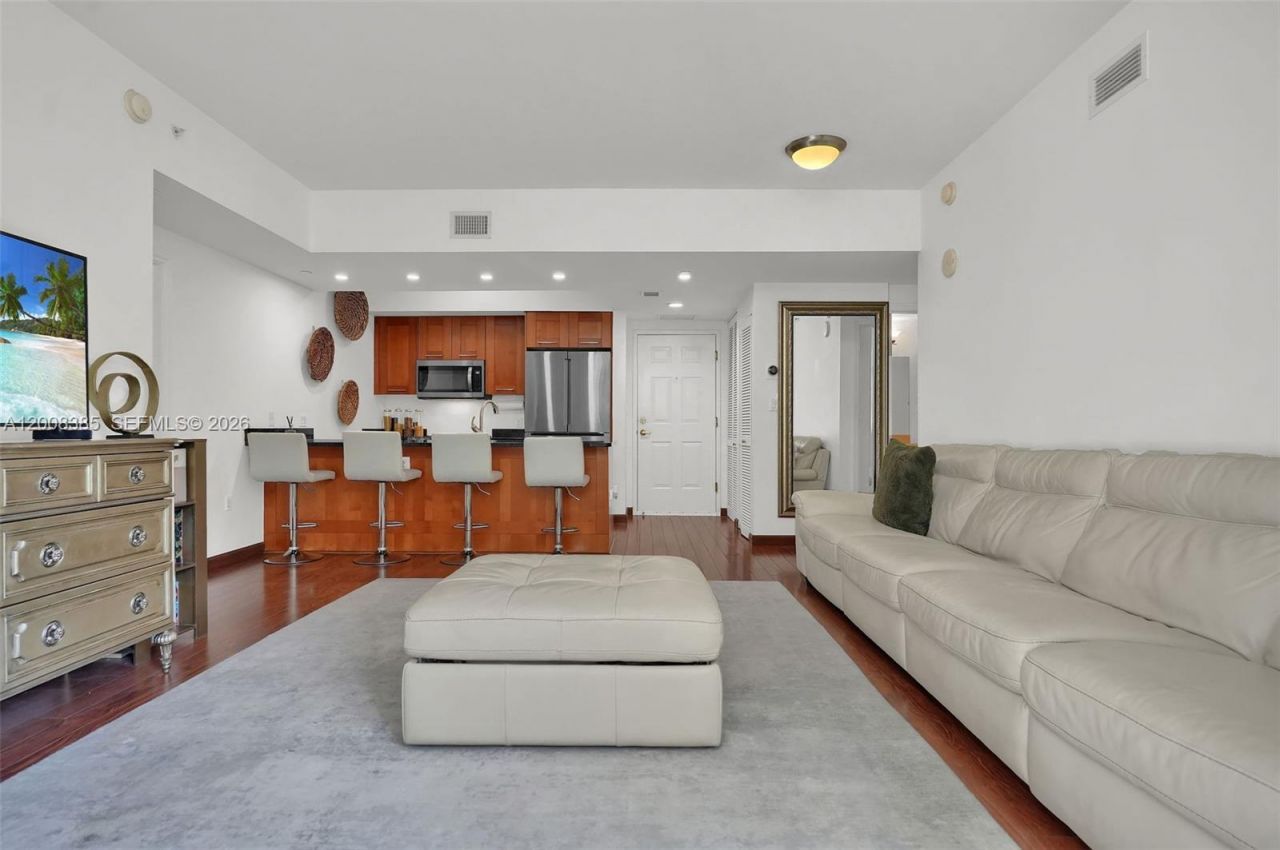 4100 Salzedo St, Unit 411, Coral Gables, FL 33146 Photo