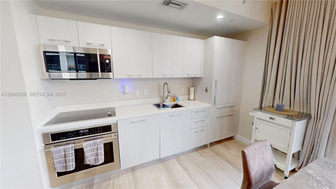 55 SW 9th St , Unit 1808, Miami, FL 33130 Photo