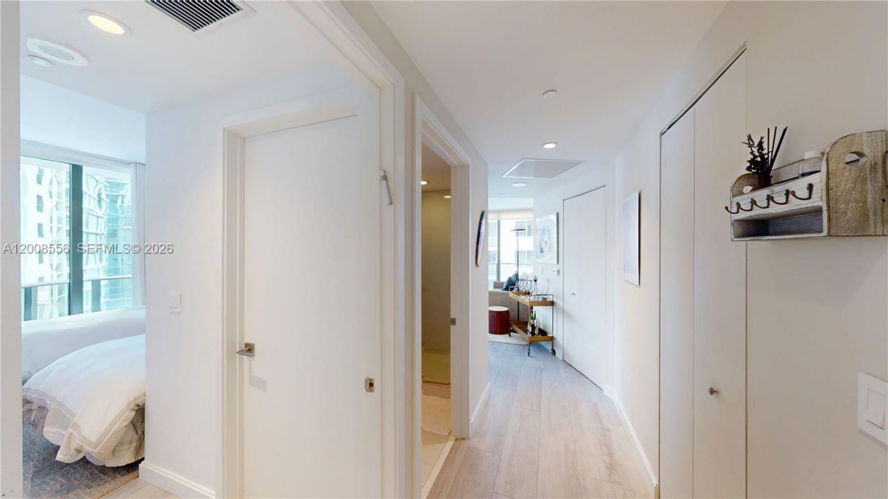 55 SW 9th St , Unit 1808, Miami, FL 33130 Photo