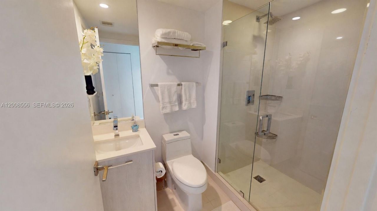 55 SW 9th St , Unit 1808, Miami, FL 33130 Photo