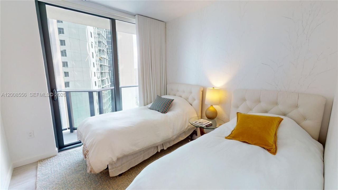 55 SW 9th St , Unit 1808, Miami, FL 33130 Photo