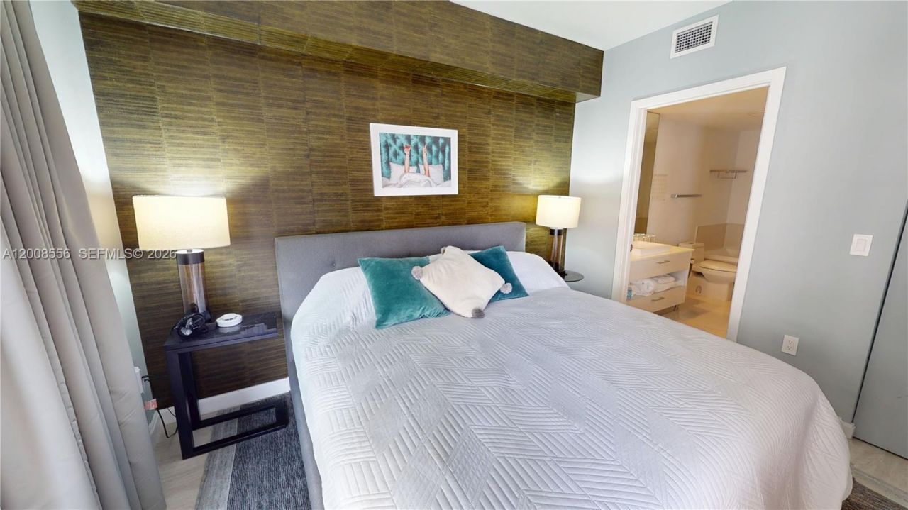 55 SW 9th St , Unit 1808, Miami, FL 33130 Photo