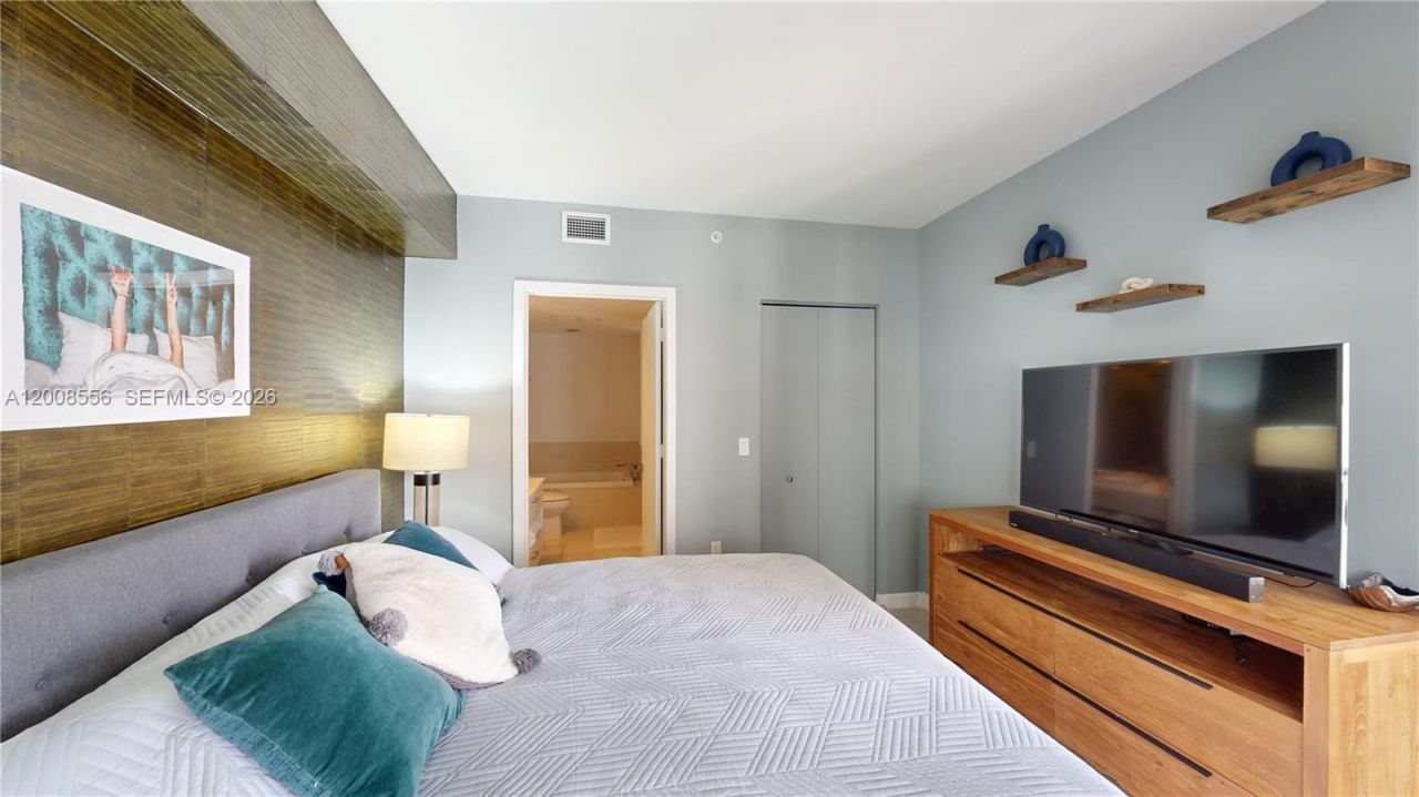 55 SW 9th St , Unit 1808, Miami, FL 33130 Photo