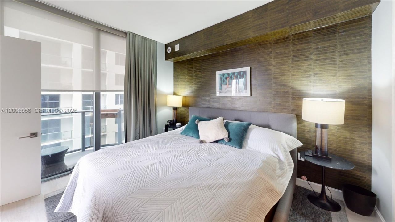 55 SW 9th St , Unit 1808, Miami, FL 33130 Photo