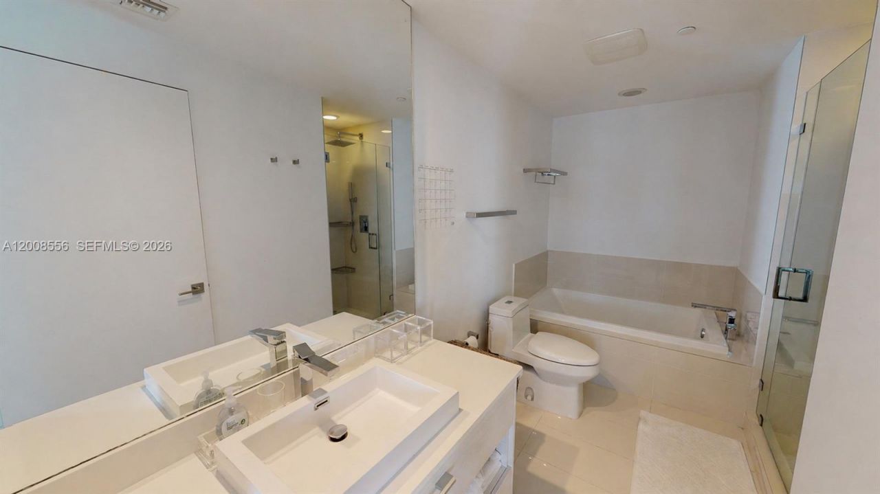 55 SW 9th St , Unit 1808, Miami, FL 33130 Photo