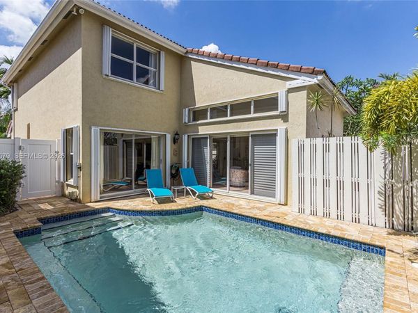 1125 Queen Palm Ct , Hollywood, FL 33019