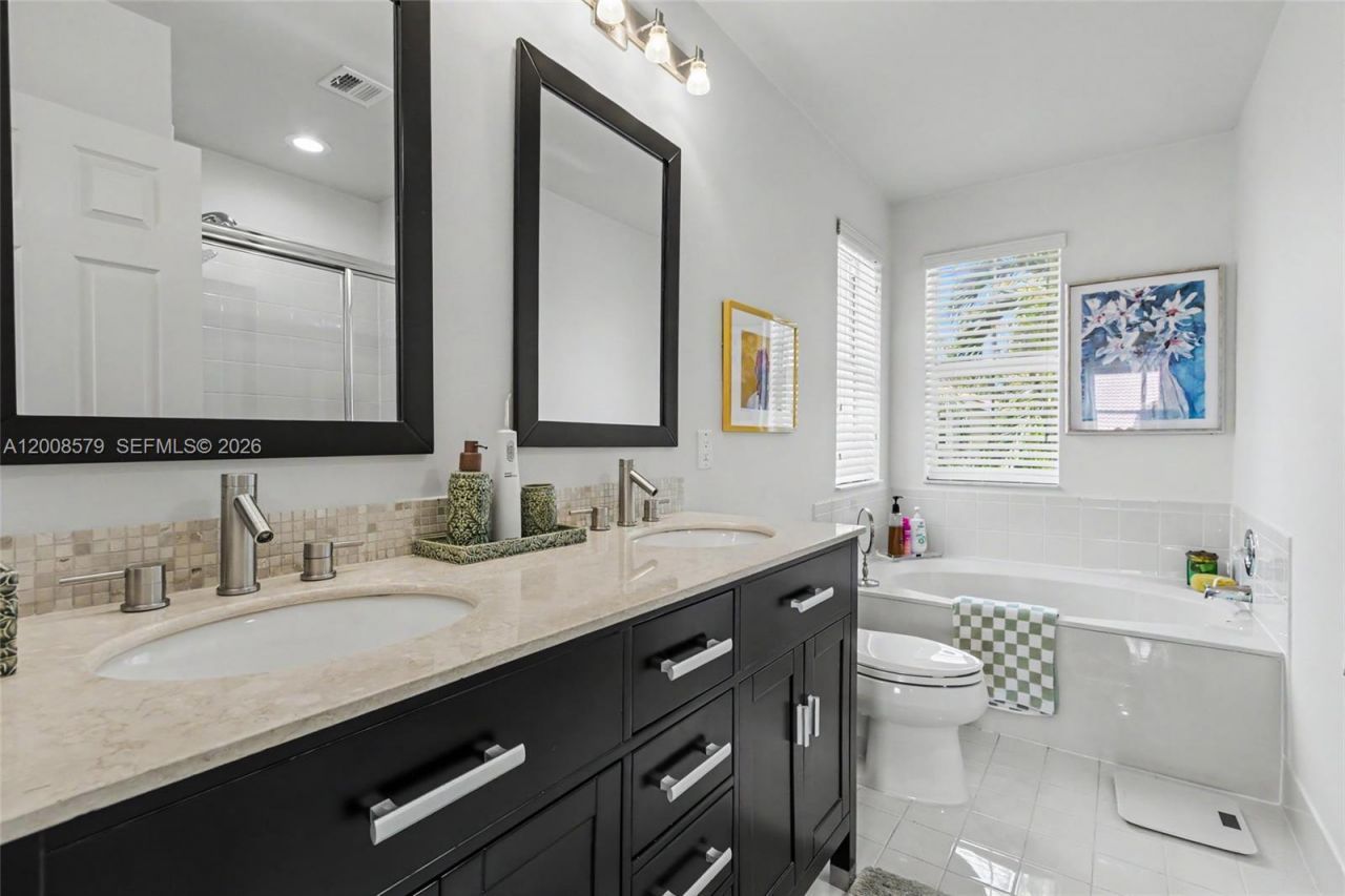 1125 Queen Palm Ct , Hollywood, FL 33019 Photo