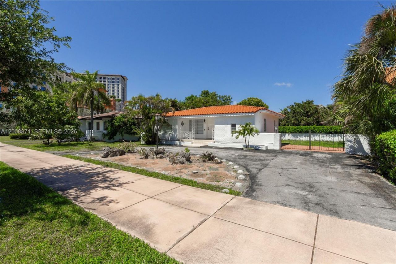 3021 Coconut Grove Dr, Unit 3021, Coral Gables, FL 33134 Photo
