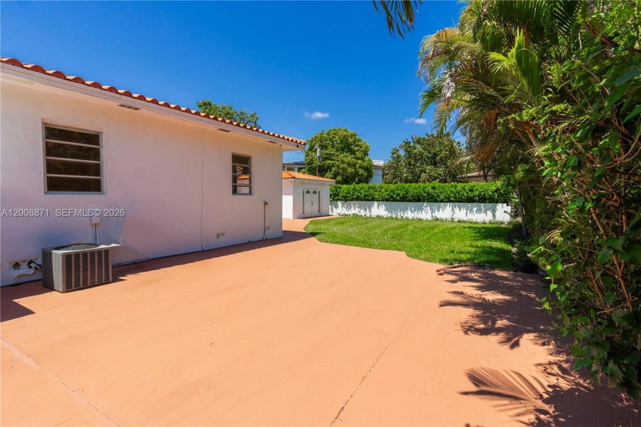 3021 Coconut Grove Dr, Unit 3021, Coral Gables, FL 33134 Photo