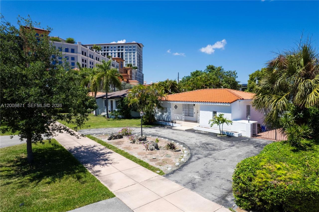 3021 Coconut Grove Dr, Unit 3021, Coral Gables, FL 33134 Photo