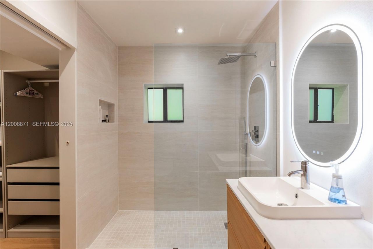 3021 Coconut Grove Dr, Unit 3021, Coral Gables, FL 33134 Photo