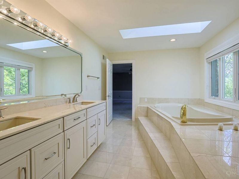 5285 Laurelridge Lane, Green Township, OH 45247 Photo 28