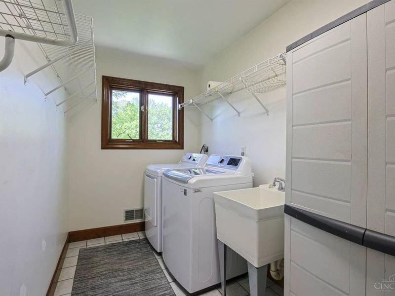 5285 Laurelridge Lane, Green Township, OH 45247 Photo 45