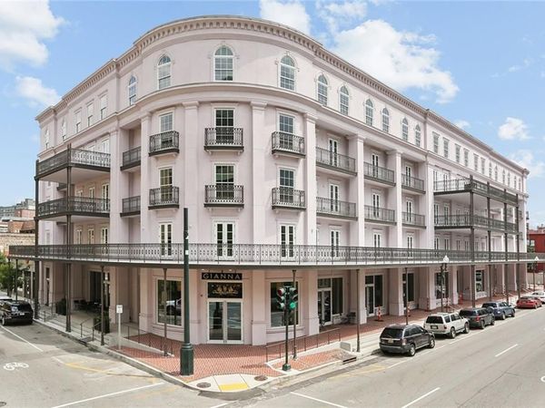 700 MAGAZINE Street, Unit 402, New Orleans, LA 70130