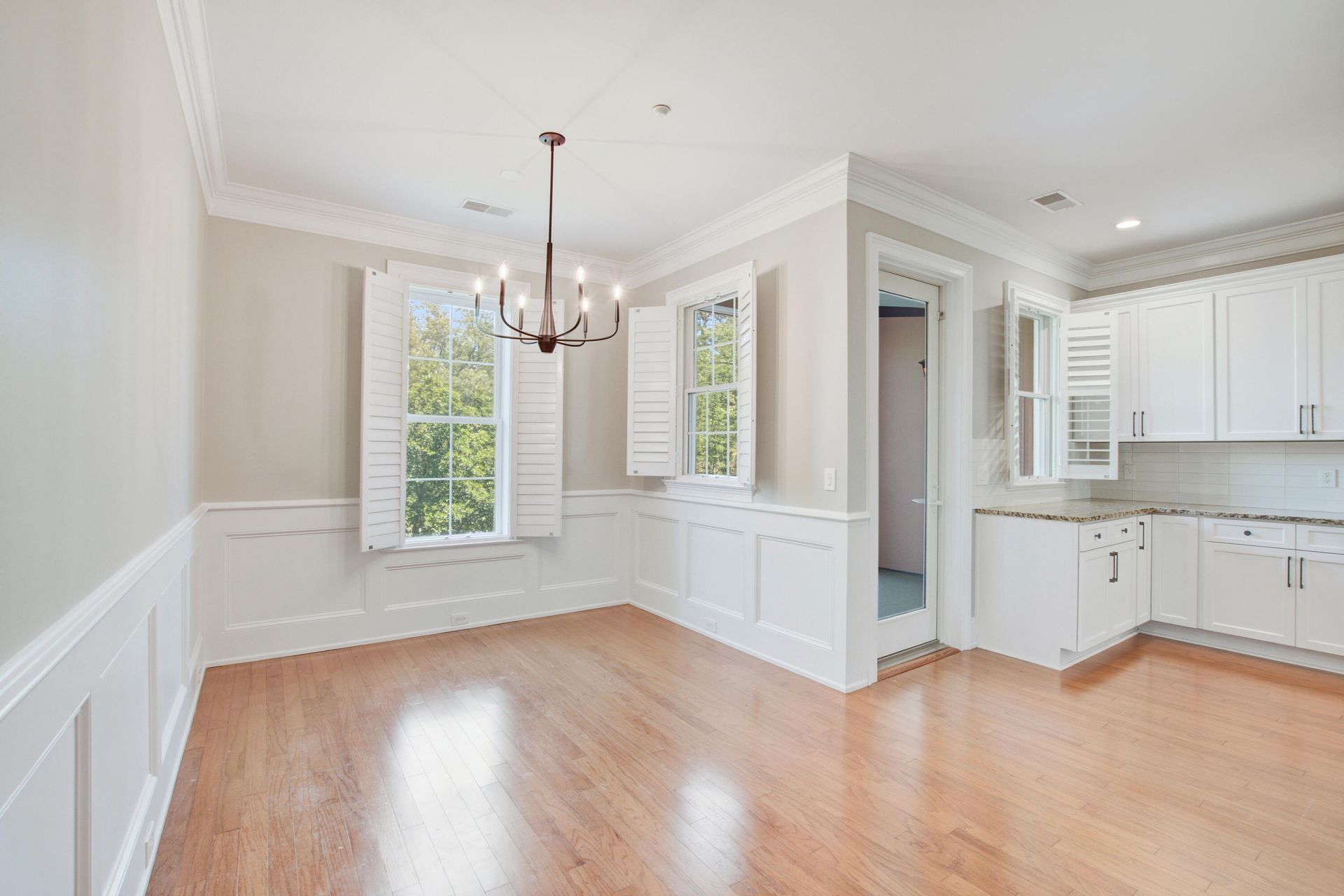 656 Coleman Boulevard Photo 10