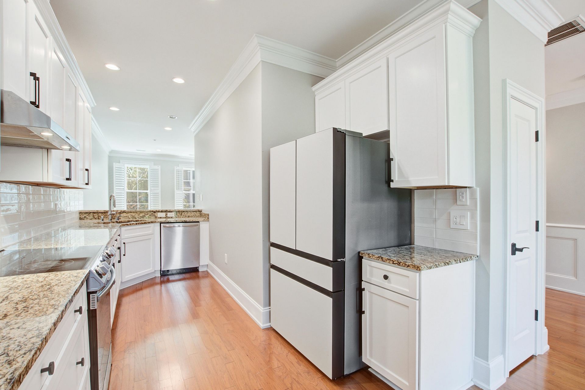 656 Coleman Boulevard Photo 15