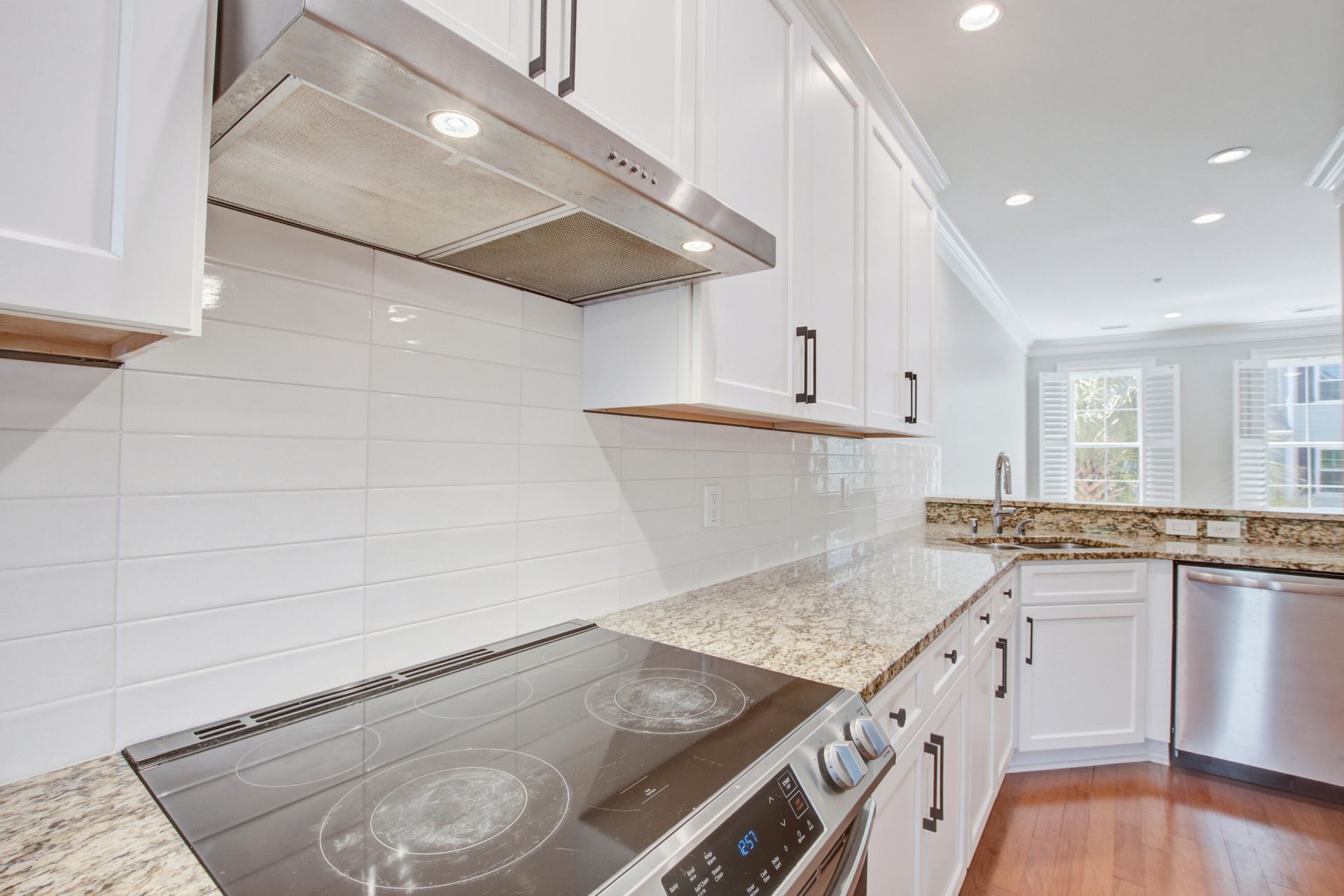 656 Coleman Boulevard Photo 16