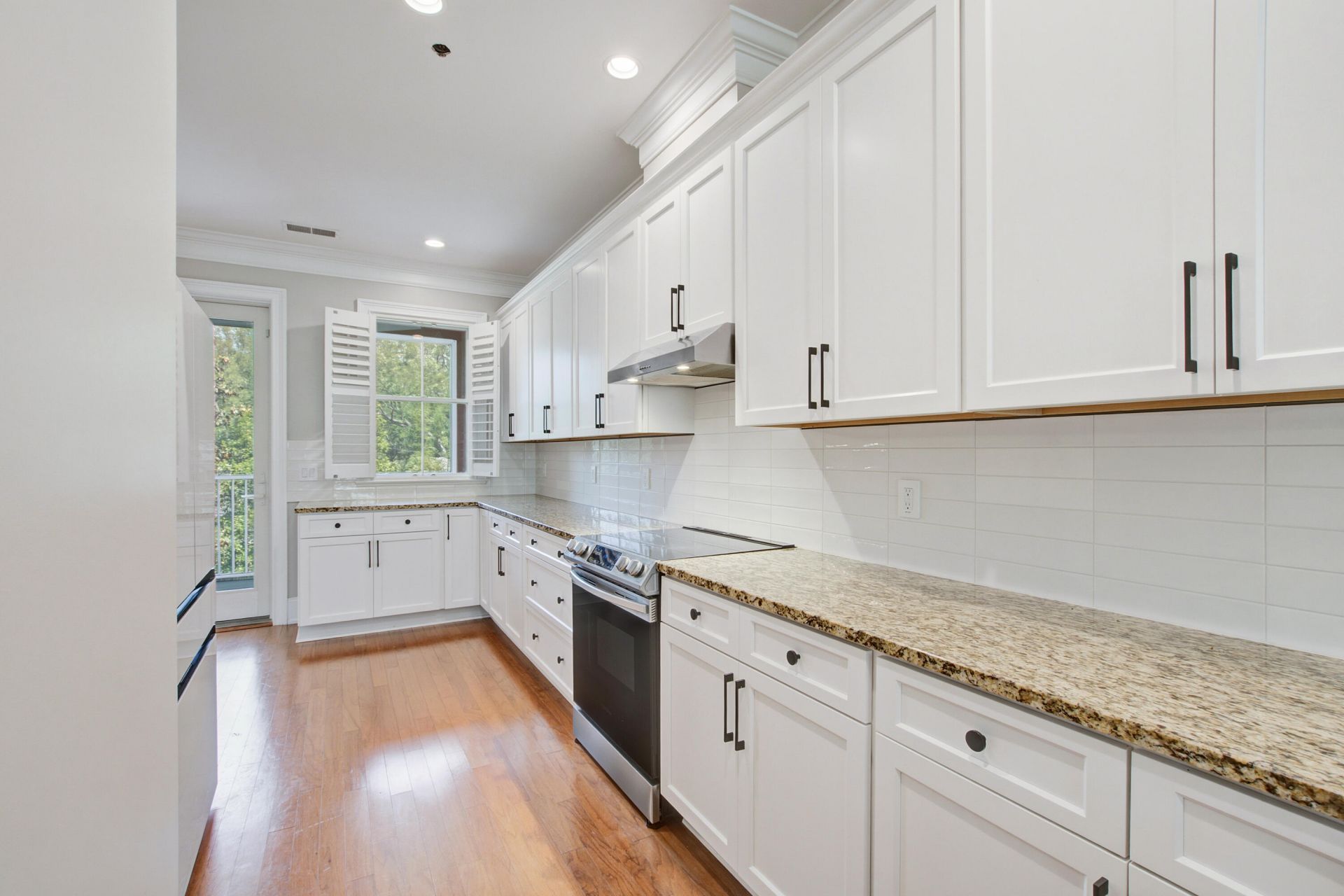 656 Coleman Boulevard Photo 18