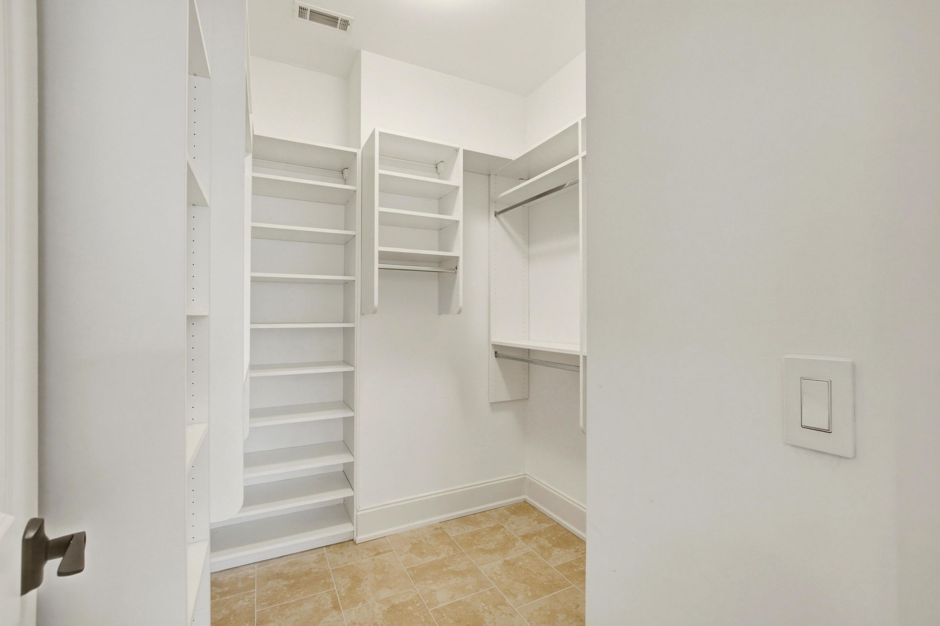 656 Coleman Boulevard Photo 33