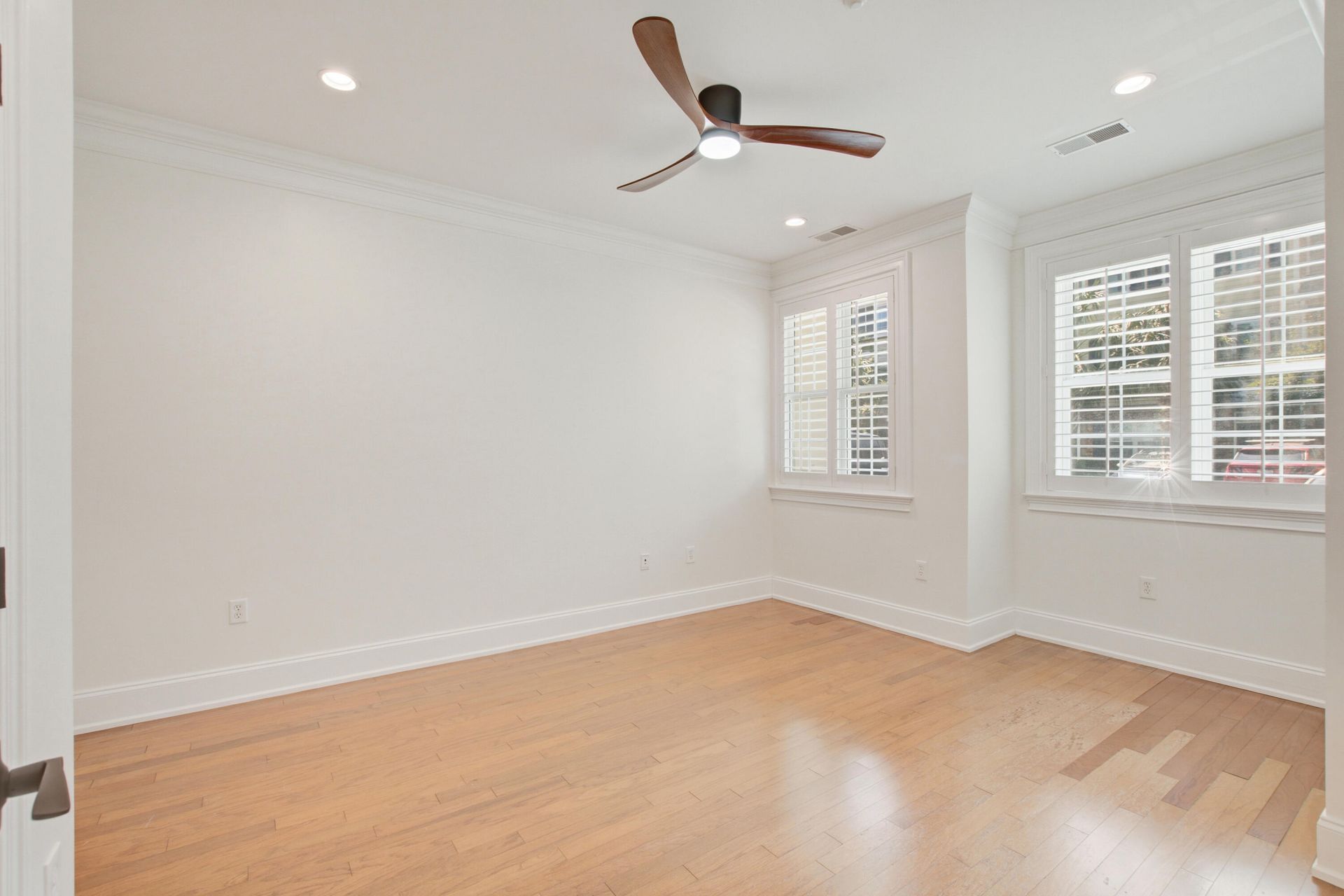 656 Coleman Boulevard Photo 7