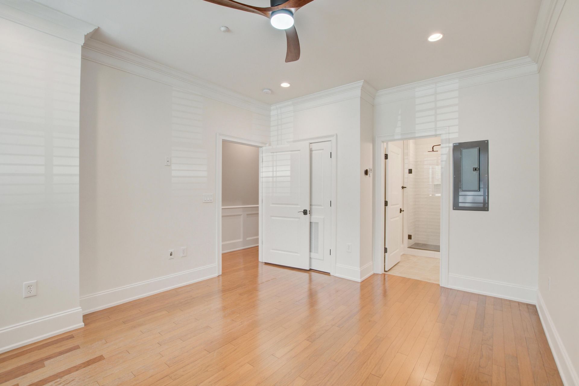 656 Coleman Boulevard Photo 8