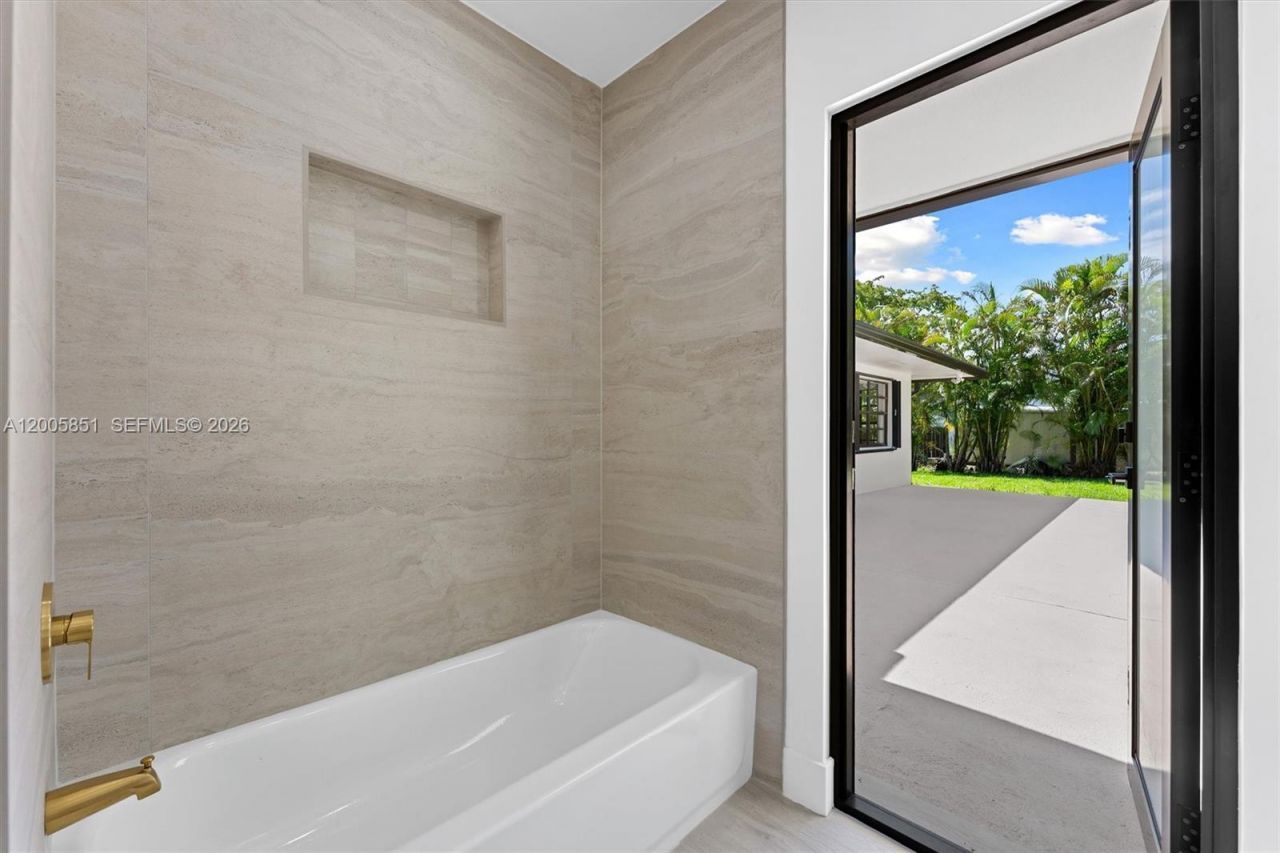 401 SW 63rd Ter, Plantation, FL 33317 Photo