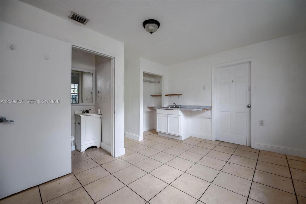 2800 SW 16th Ter , Miami, FL 33145 Photo