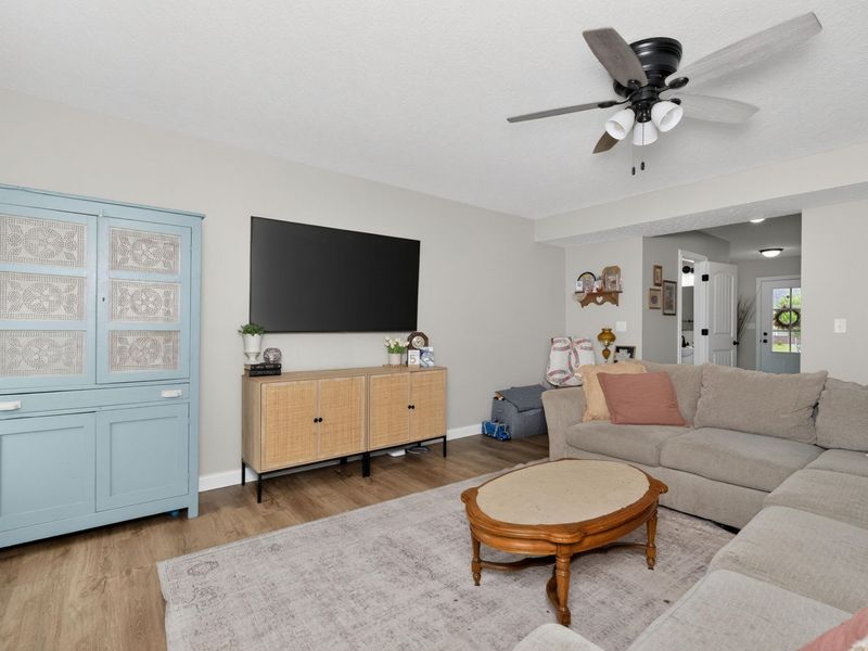 570 Claiborne Drive, Dry Ridge, KY 41035 Photo 8