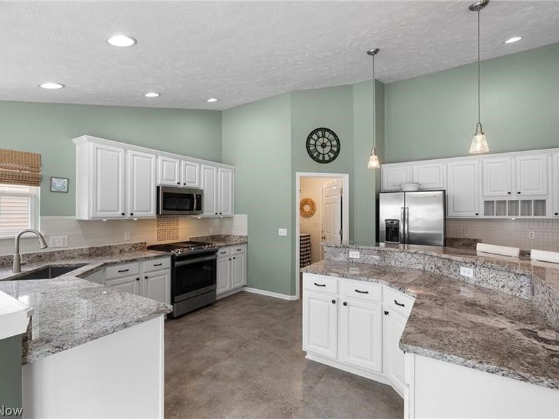 1671 Pine Drive, Avon, OH 44011 Photo 9