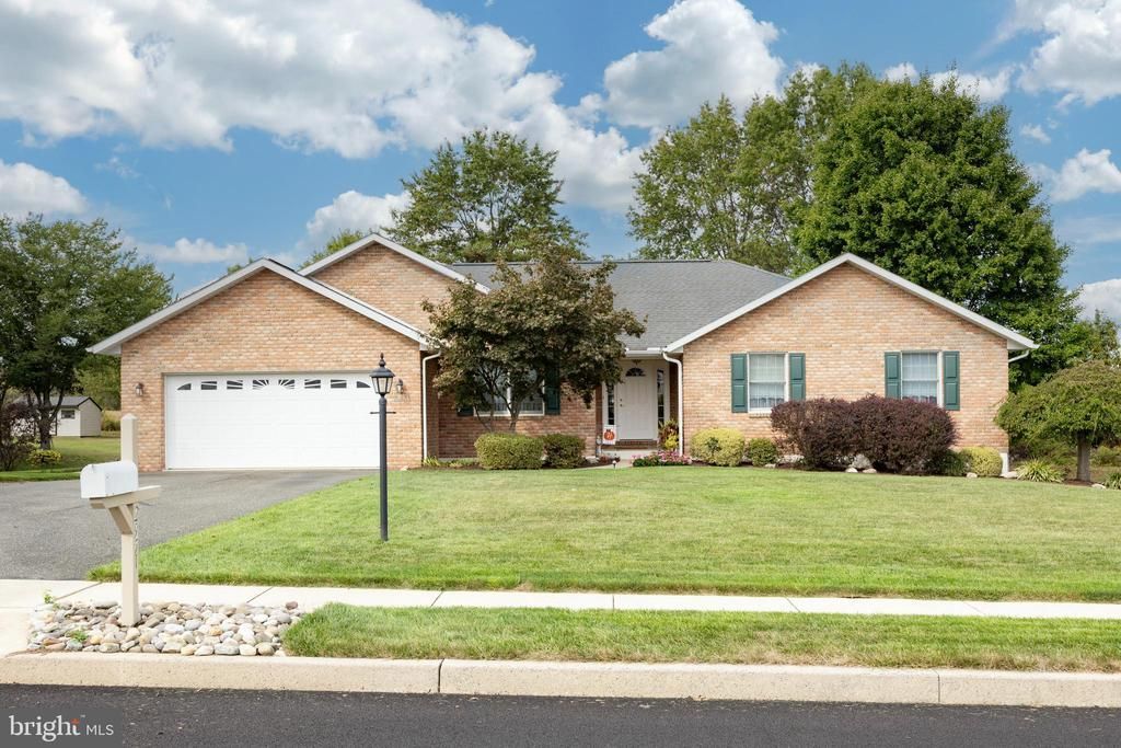 2951 BURTON DRIVE , GILBERTSVILLE, PA 19525