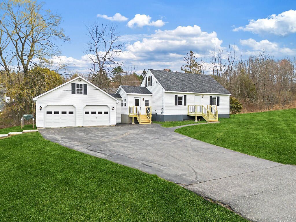 19 Alexandra Drive, Gardiner, ME 04345 Main Photo