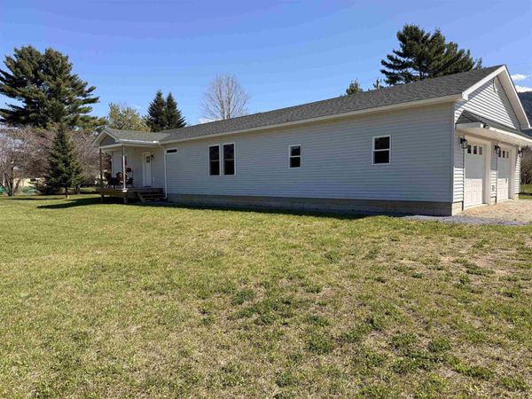 47 Little Brook Lane, Bristol, VT 05443
