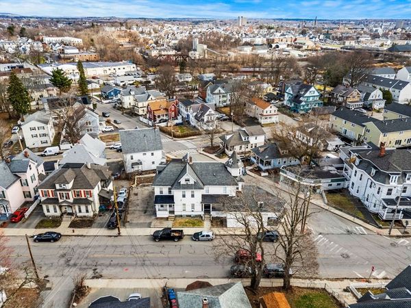 237 Branch St, Lowell, MA 01851