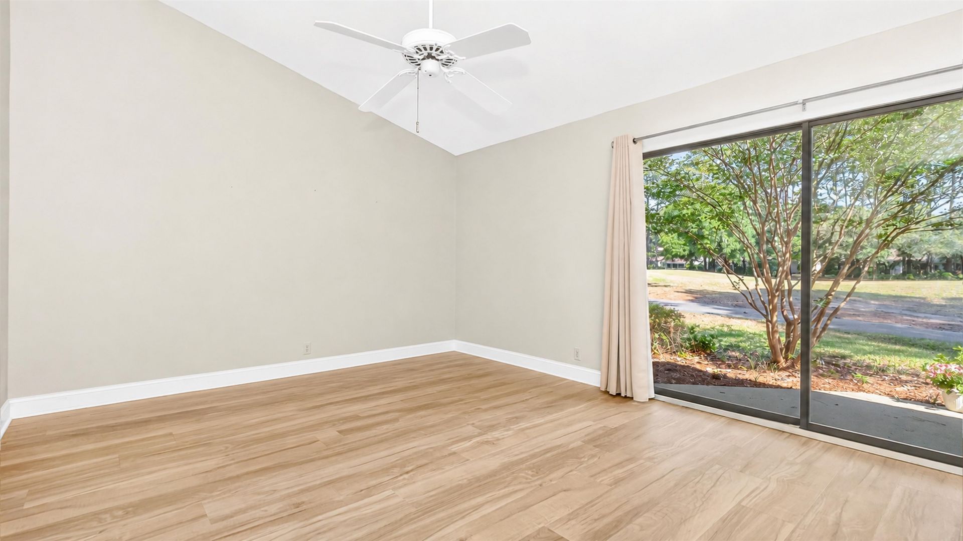 314 Tall Pines Way Photo 28