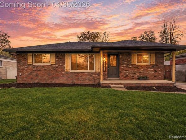 41851 Vanderbilt Drive, Sterling Heights, MI 48313