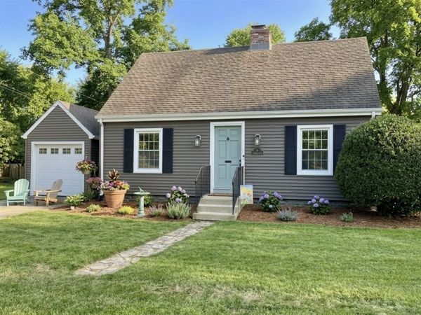 8 Birmingham Rd, Worcester, MA 01606