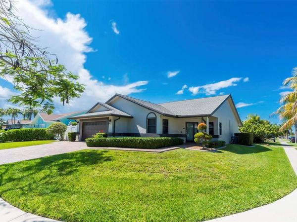 235 SE 9th St , Dania Beach, FL 33004