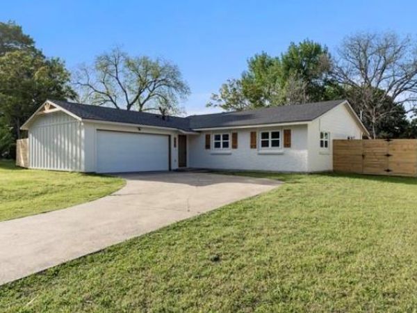 4633 Lynnacre Drive , Dallas, TX 75211