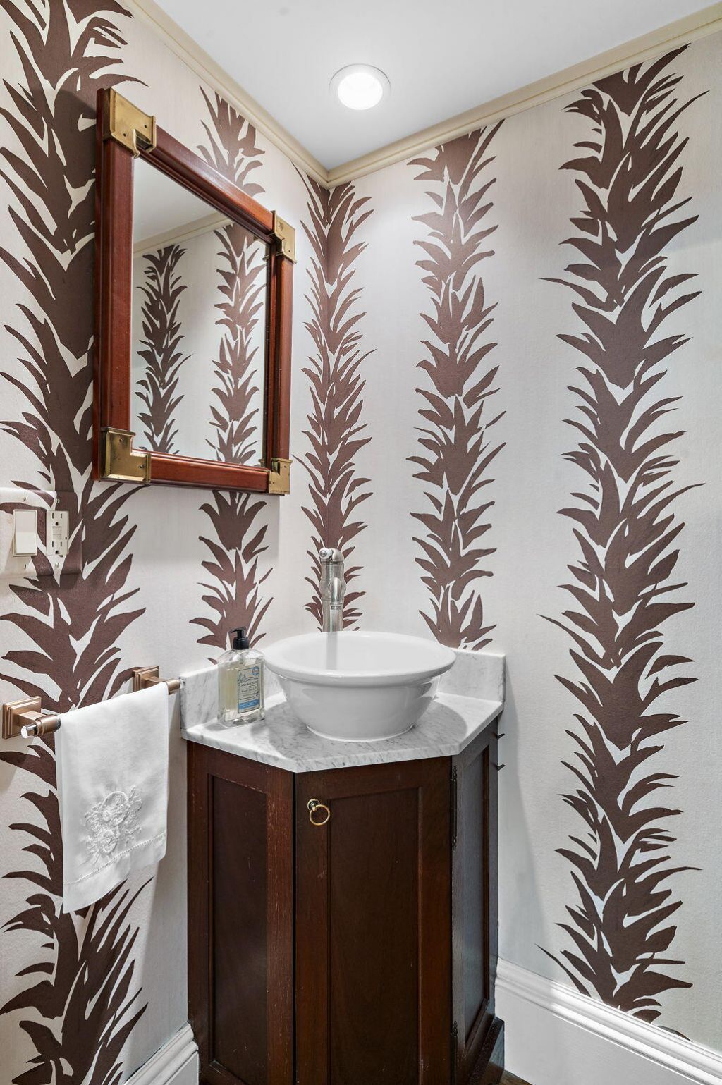 127 Ionsborough Street Photo 11